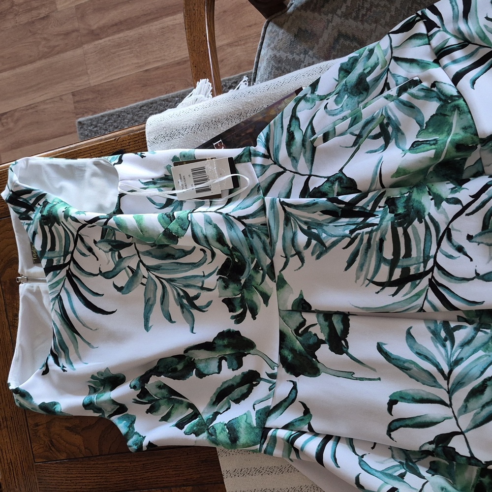 Taylor Green and White Leaf Print Dress Size 10